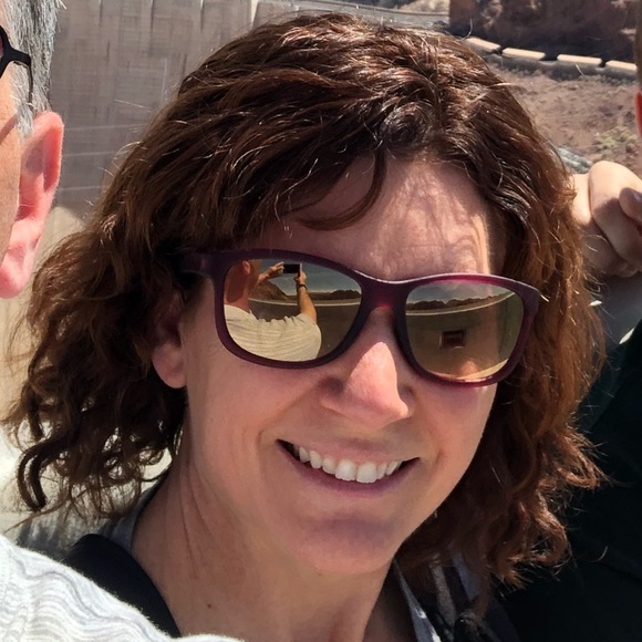 Meet your Posher, Amy - Picture 1 of 1